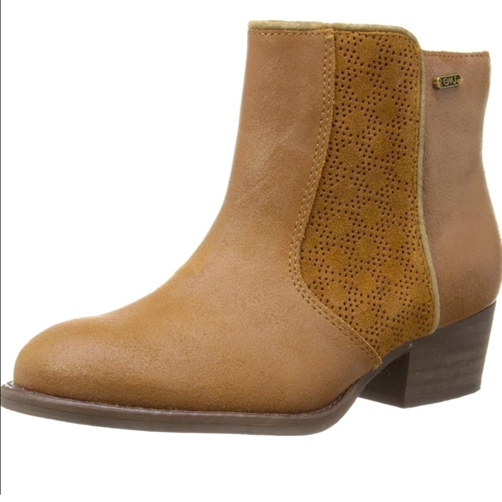 Emu Australia Leather/Suede Ankle Boot in Brown size 9
